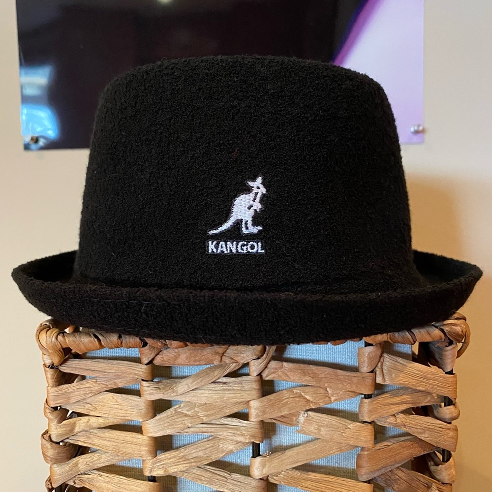 Mens black Kangol Mowbray hat. Excellent condition and only worn once.